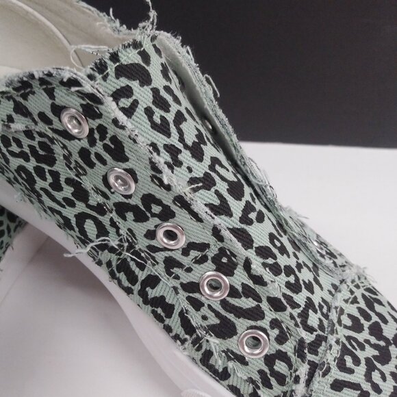 Green Leopard Distressed Pull On Sneakers Nice! - Picture 4 of 8